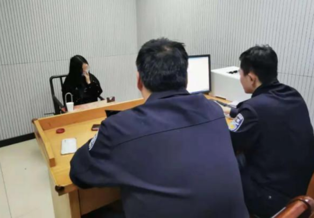 90女孩网上“揽客”赚钱，被抓时攒了160万，网友：钱怎么处理？