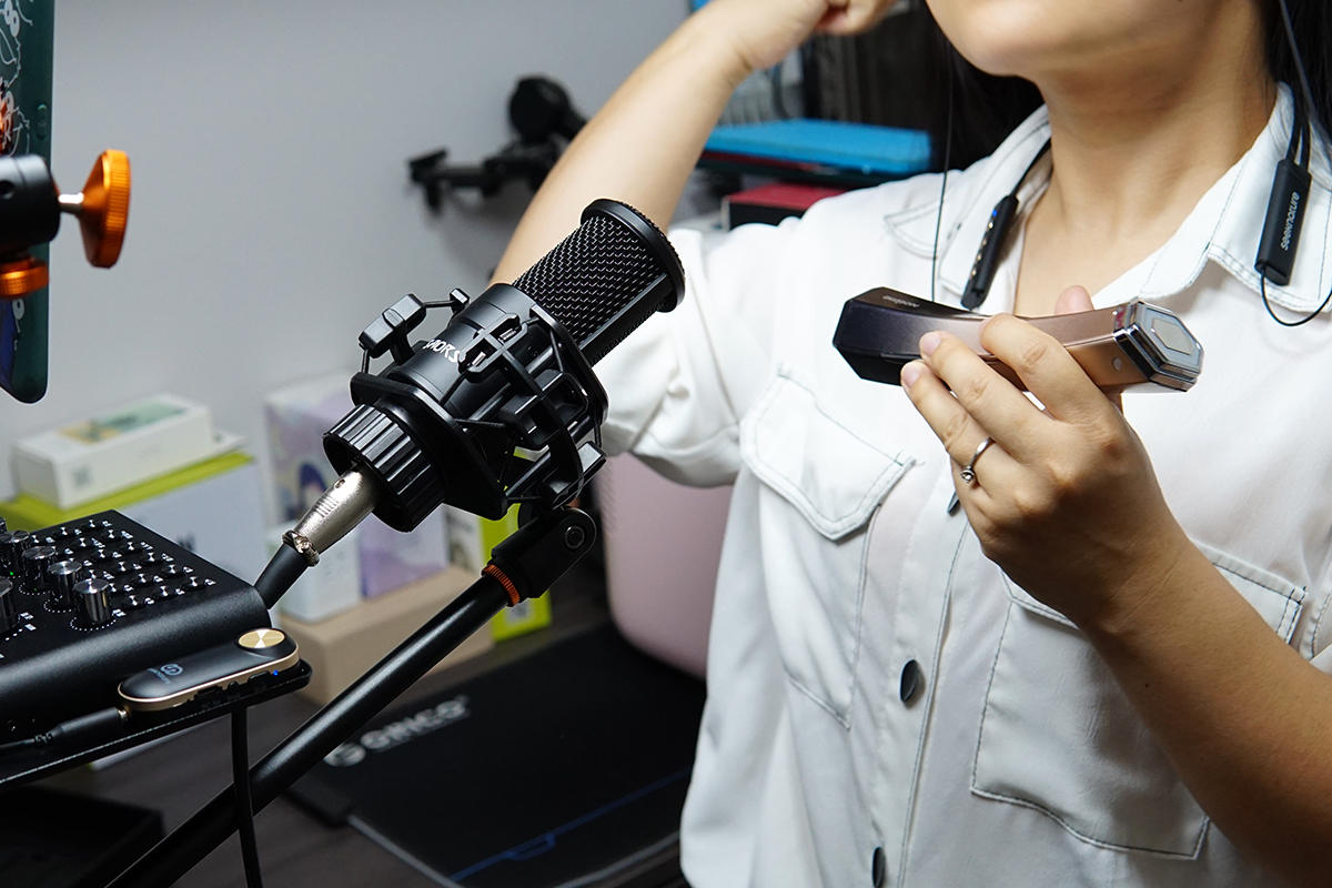 迈出主播的第一步，都是森然WH10监听耳机给的底气