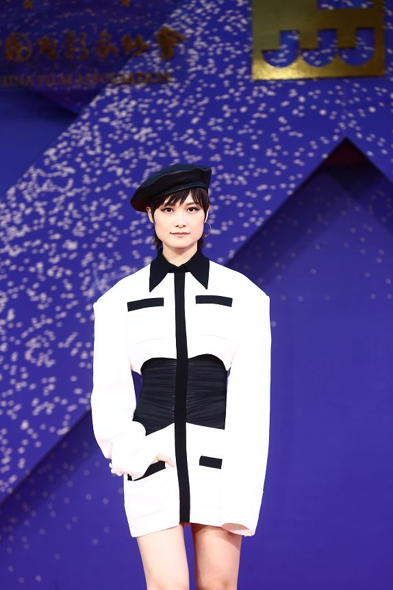 金鸡闭幕红毯生图：刘诗诗艳压，杨幂秀出曼妙