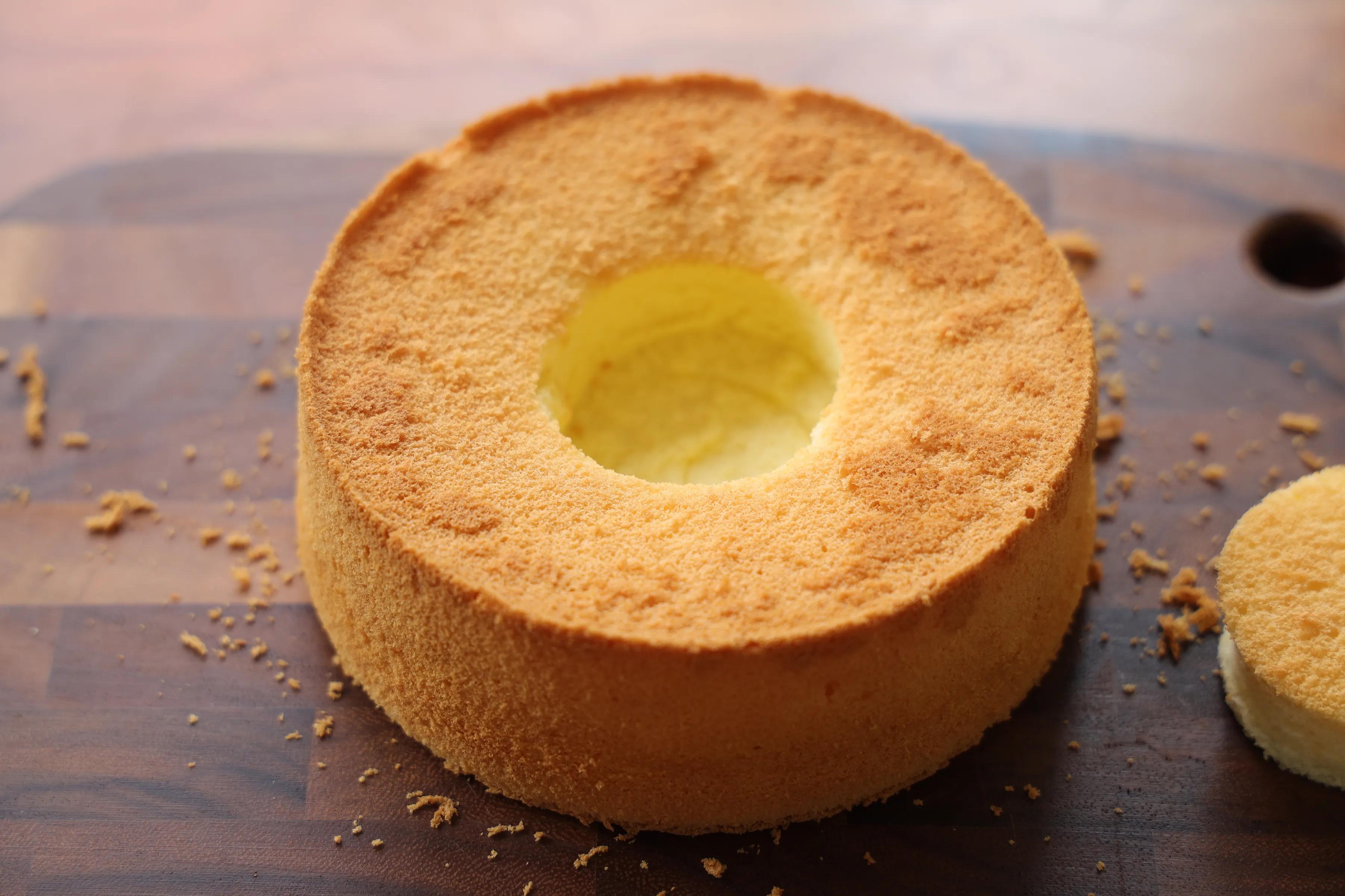 粉絲朋友點名要的網紅爆漿蛋糕，切第一塊的時候太治愈，味道超讚