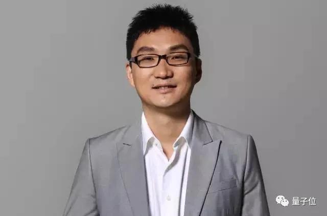 拼多多創(chuàng)始人黃崢完全退位，交棒昔日IOI大神、現(xiàn)任CEO陳磊