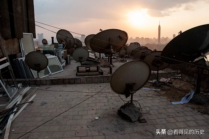 非洲国家的卫星天线锅，蔚为壮观，真的是一景