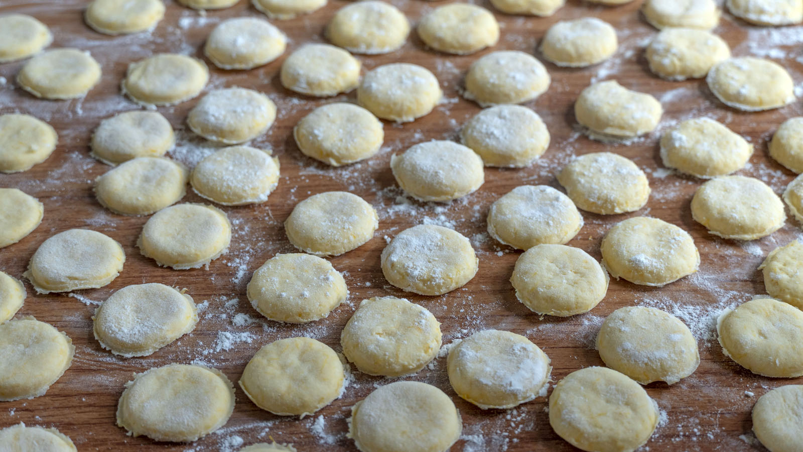 南瓜饼超解馋的5种做法，香甜软糯，外面都买不到，孩子老人都爱