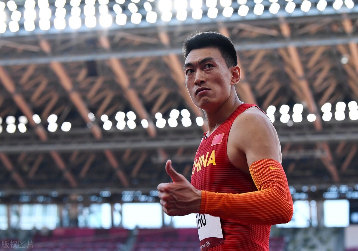 创造历史！朱亚明跃出生涯最佳17米57，夺取男子三级跳远银牌