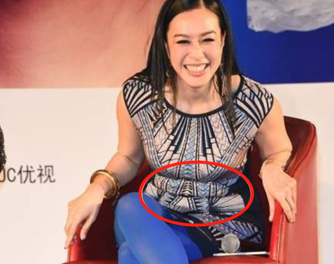 47岁钟丽缇为四胎备孕，身材发胖被嘲讽：女人生个孩子远比想象难