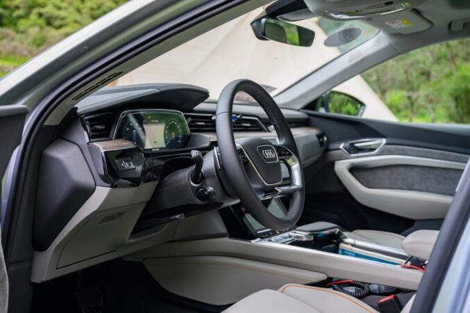 这台电车，比奔驰S级安静，开起来比燃油车还爽