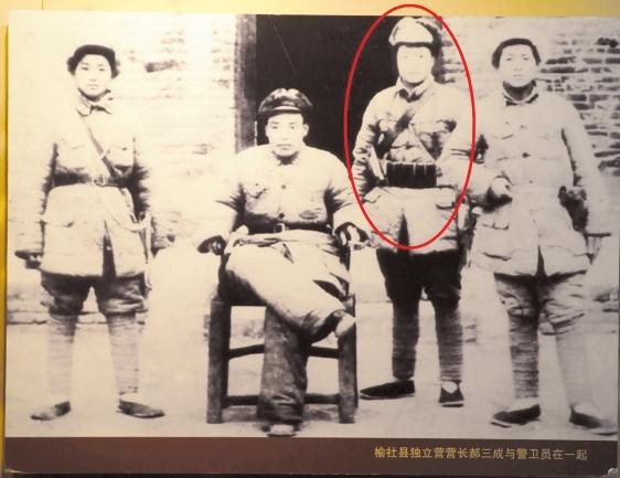 山西90岁老兵，证件丢了无法证明身份，指着博物馆墙上：这就是我