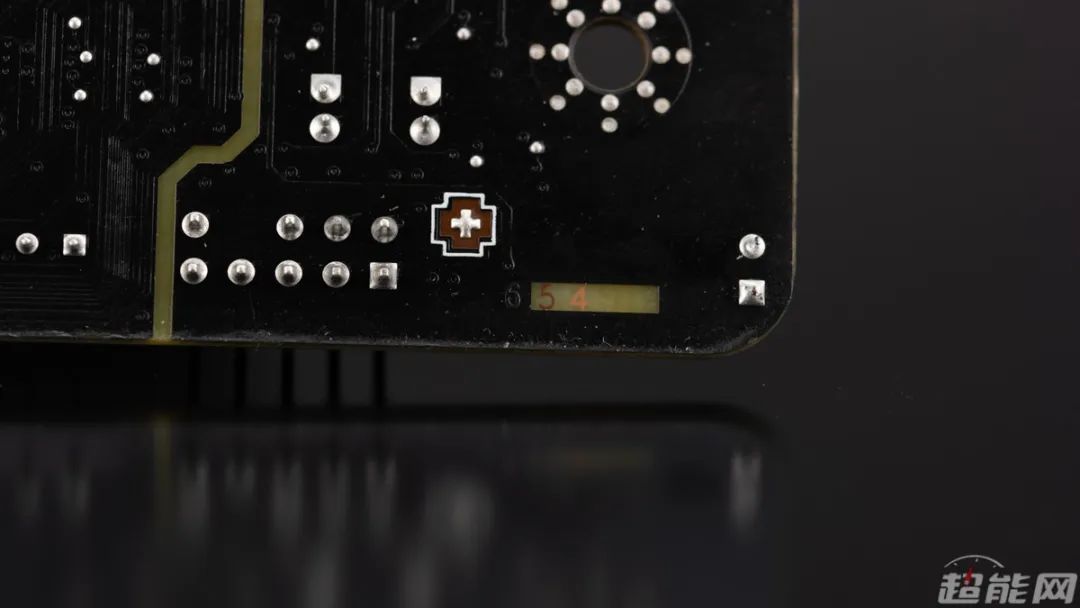 微星MPG Z490 GAMING CARBON WIFI主板评测