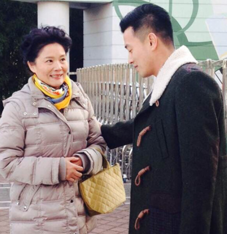 《渴望》剧组30年再聚首：她9次错过刘慧芳，才