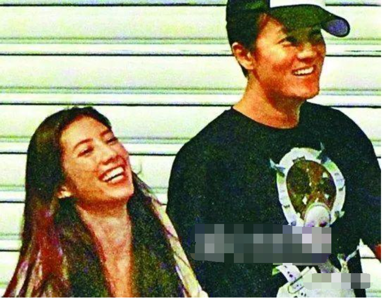 窦骁:与2位富家女擦肩而过,俘获“最美千金”何
