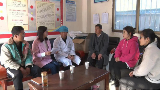 云南省福贡县：慰问道德模范 弘扬榜样力量