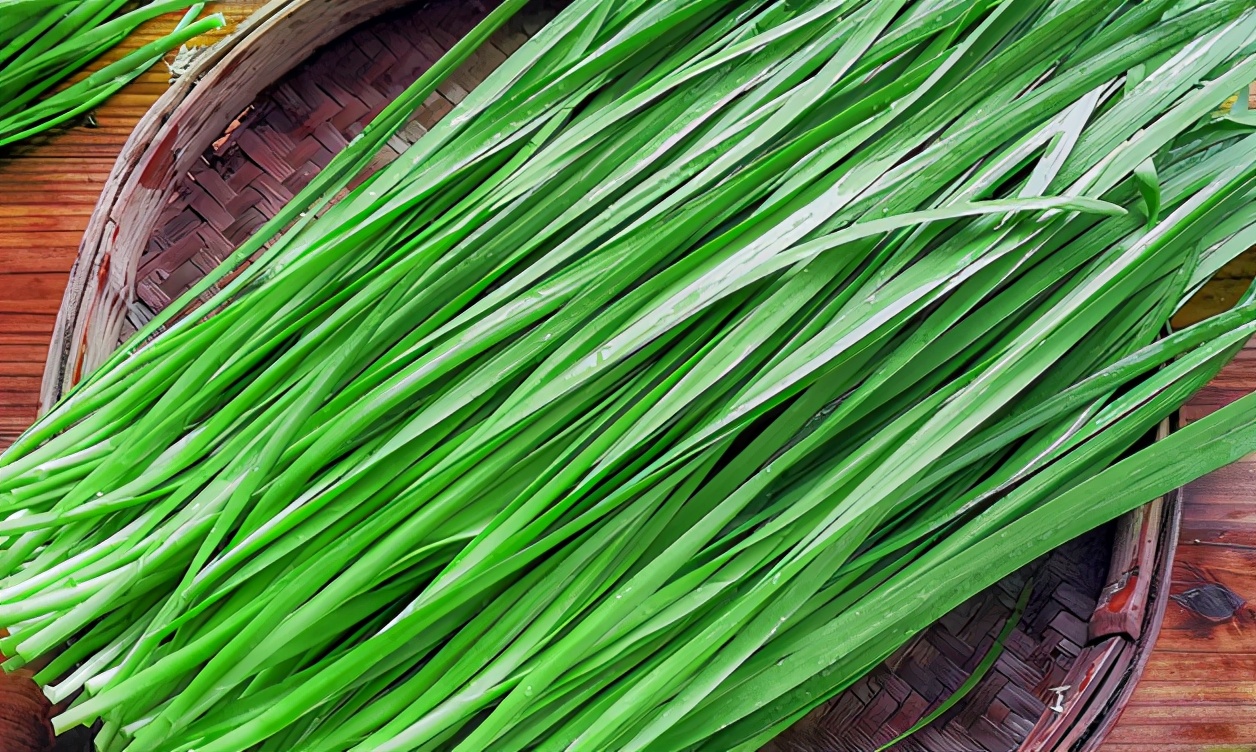 韭菜炒雞蛋，很多人第一步就錯了，教你2點，韭菜不出水雞蛋滑嫩