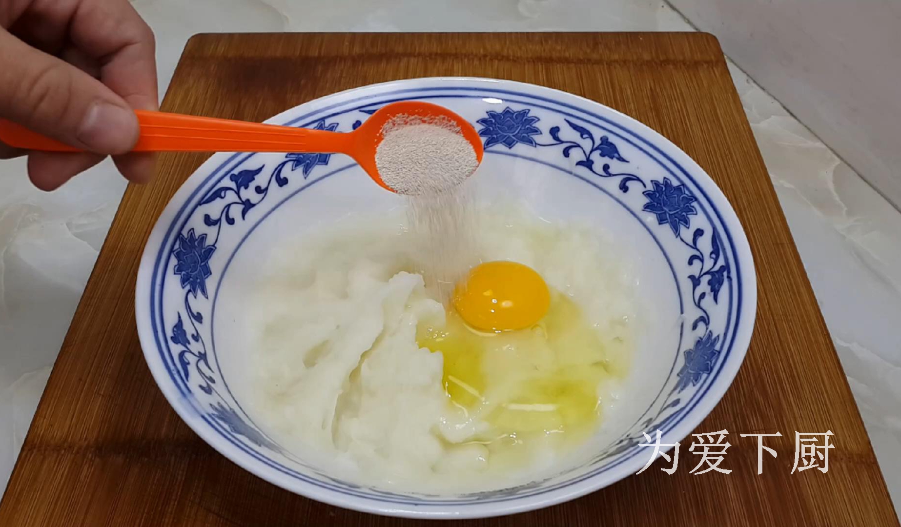 山藥別再煮著吃了，加半斤麵粉，做出創意小油條，學會能開店了
