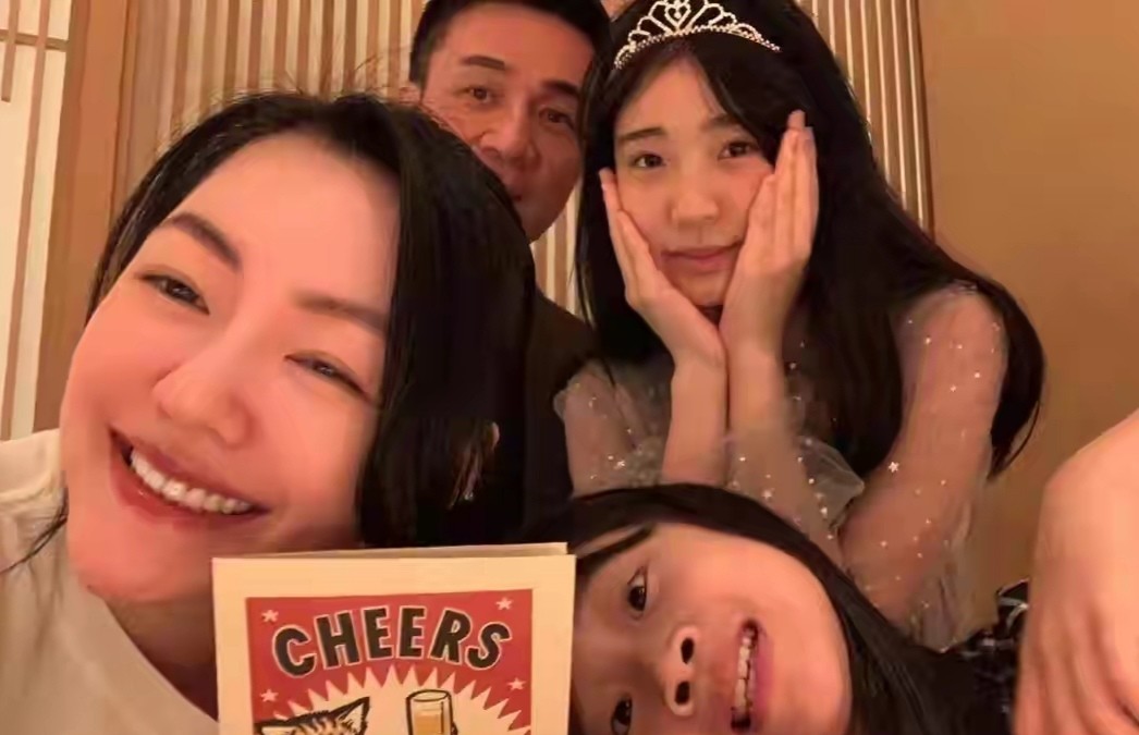 奥运选手撞脸许老三，小s晒视频含泪认亲！网友：这么想要儿子？
