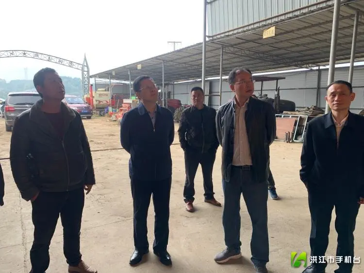李激扬在洪江市参加市人大代表小组活动