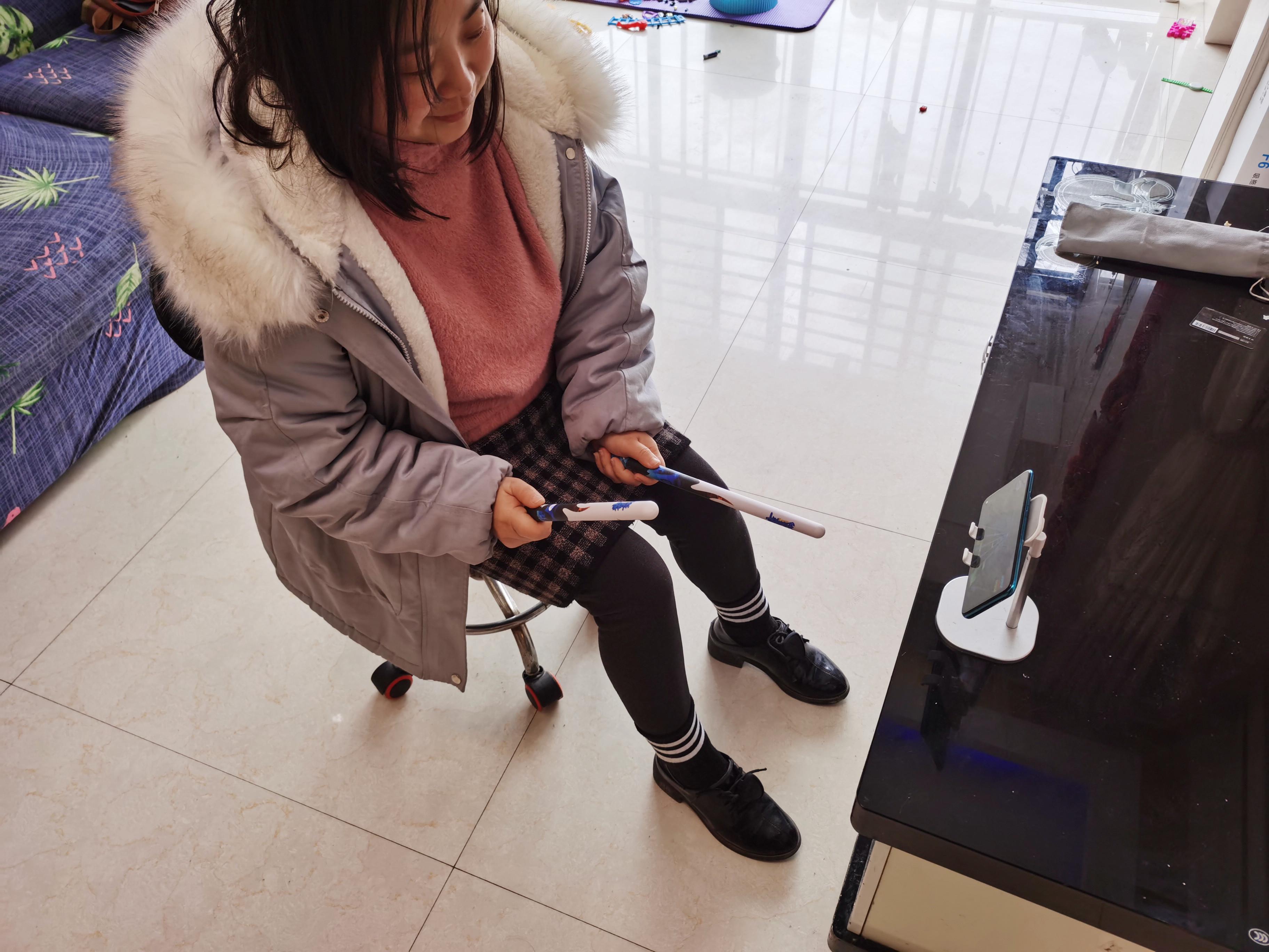 科技遇上潮玩智能，AEROBAND体感架子鼓体验