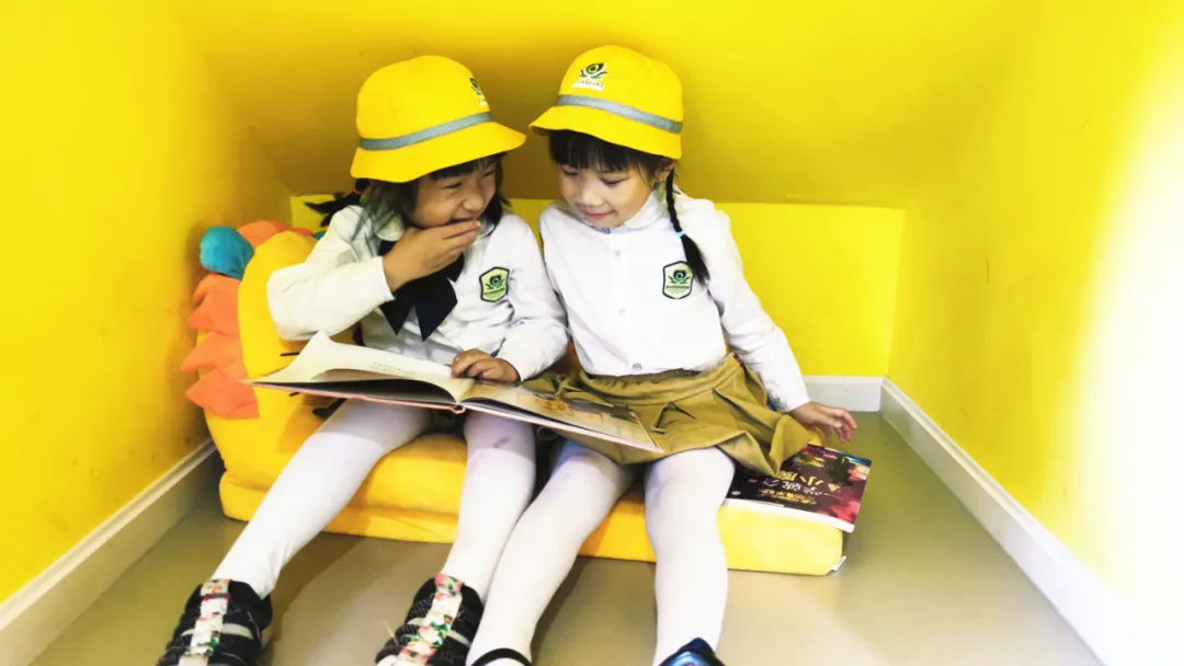 「百花快讯」看!双流区实验小学外国语学校校园惊现小黄帽