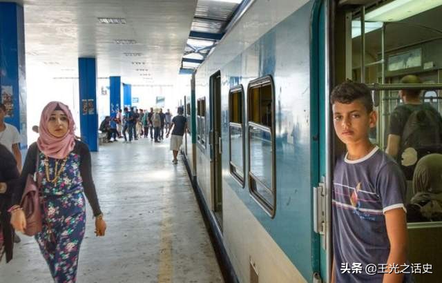 10年了，阿拉伯之春后的突尼斯为什么越混越差？