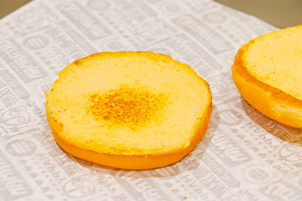 Can pull silk, can shed juice! Lu city Jing shows Aoteman thematic hamburger inn! Adjoining child is greedy cried