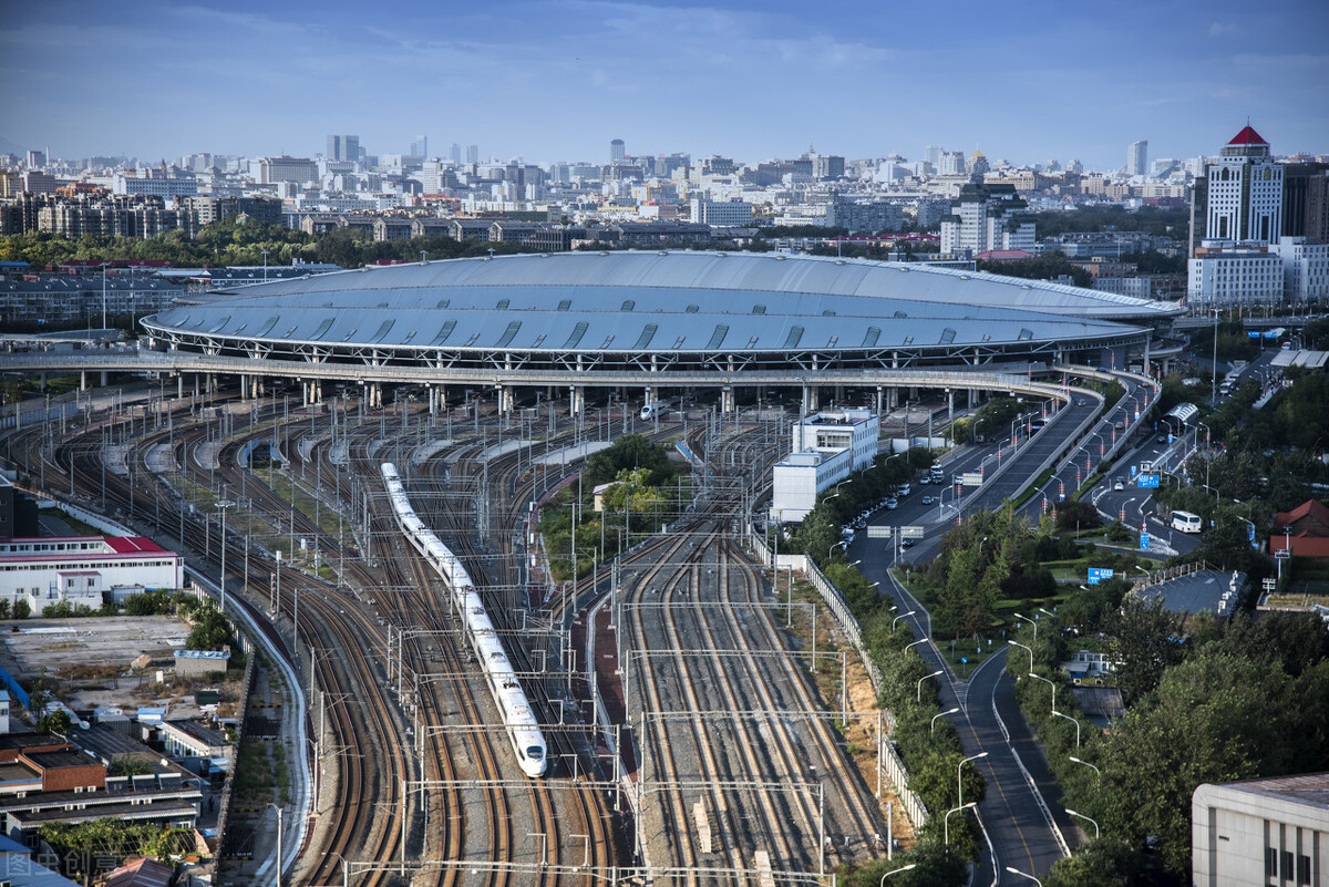 昔日80天环游地球，今日几小时游遍五岳？绝佳的自媒体创作题材