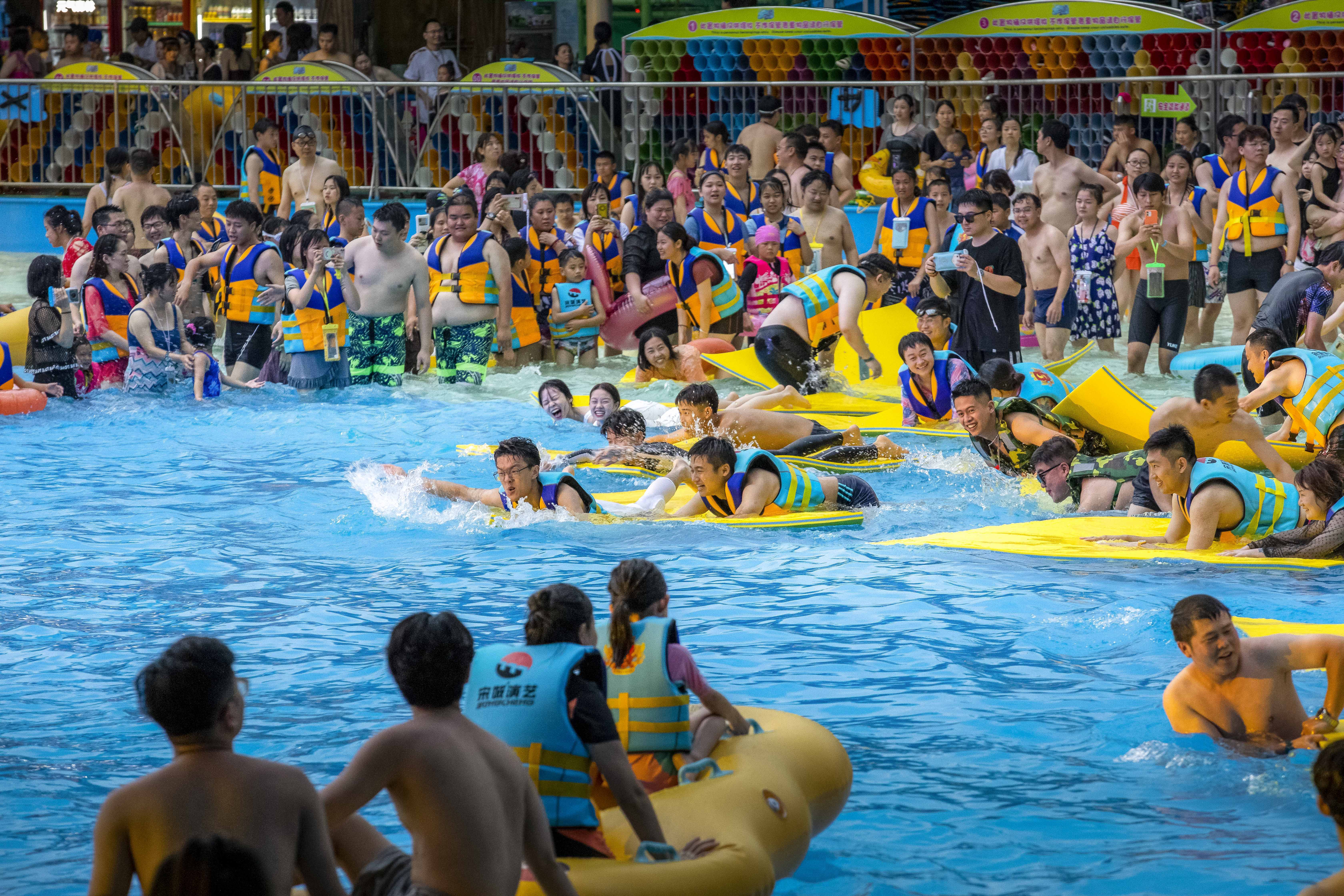 杭州夏季哪里可以避暑？去浪浪浪水乐园来一场水上蹦迪狂欢吧