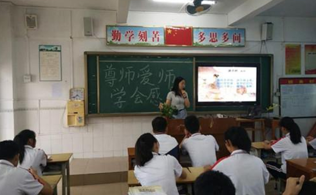 高圆圆女儿“抓周”，爷爷一脸苦笑：抓到了我