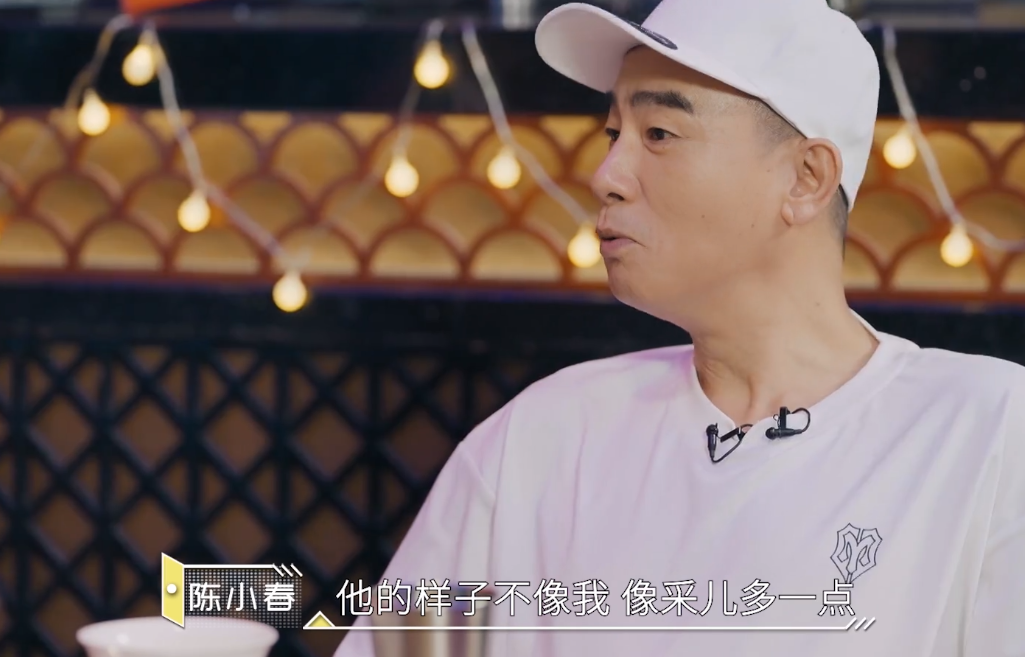 陈小春自嘲被Jasper冷落，小儿子安抚老父亲的醋意，脾气更像自己