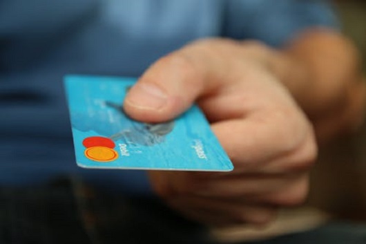 信用卡逾期两天会怎么样如何，信用卡逾期两天会怎么样好不好