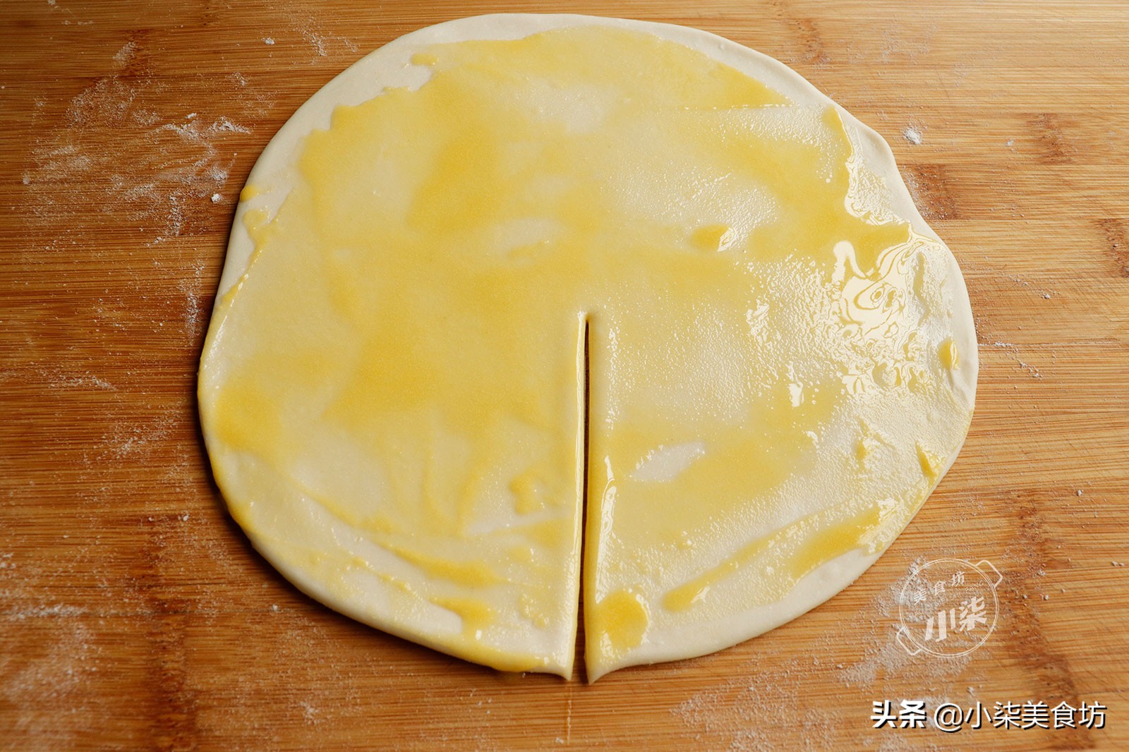 家常饼经典做法，简单层次多，柔软不油腻，我家一周至少吃3次