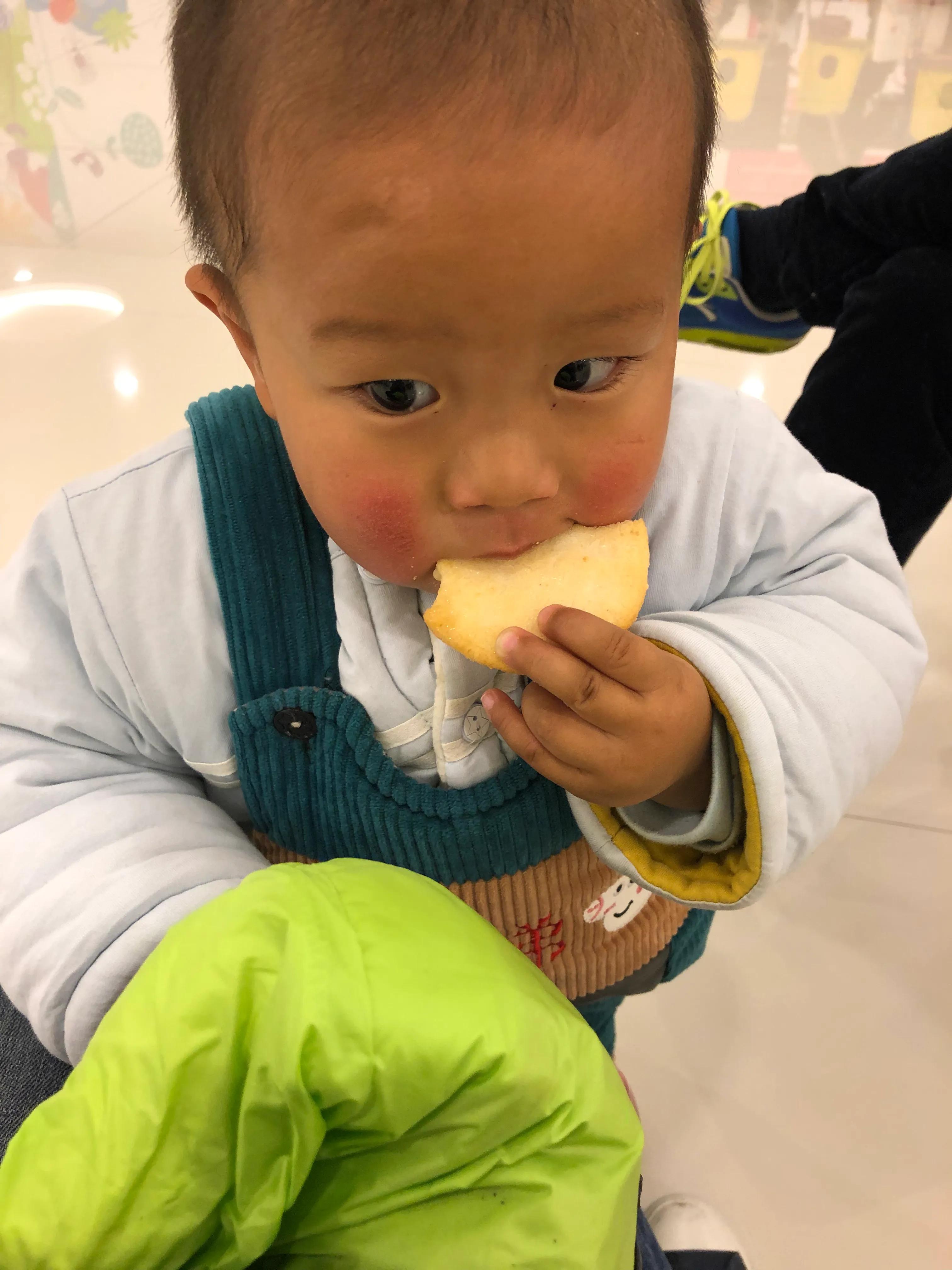 熊孩子是如何从两岁还不会说话到三岁变成一个小话痨的