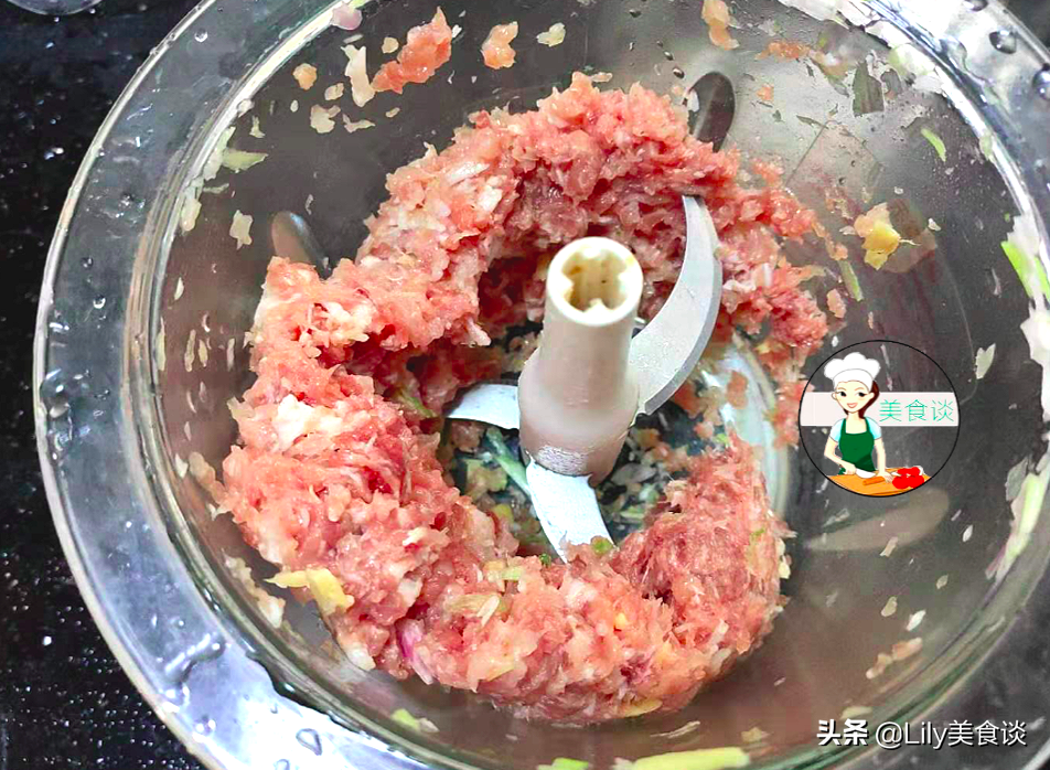 冬天蒸小籠包，掌握好這2點，個個皮軟餡香，蒸一鍋不夠吃，真香