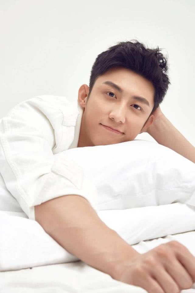 王雨馨助理半夜发声，疑要放大锤要让黄景瑜身