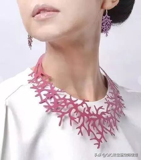 常规的珠宝看腻了，这些脑洞大开的珠宝设计，完全颠覆你的想象！插图38