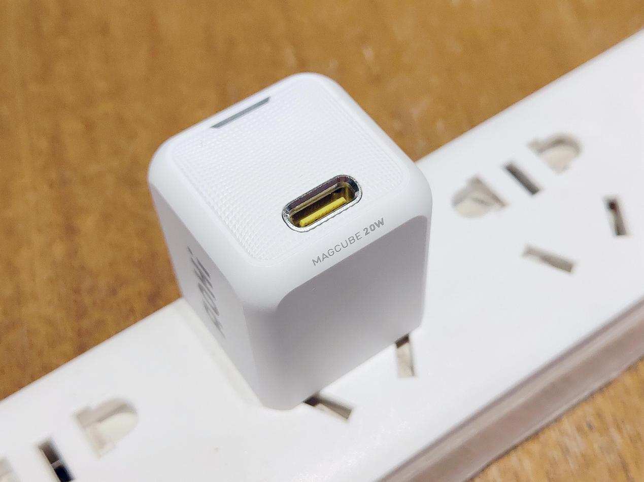 Aohi magcube 20W充电器：品质依旧如一，专为iPhone 12而打造