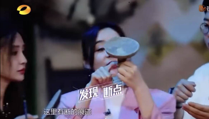 从何炅被嘲讽，到袁姗姗被攻击，真的都是艺人的问题吗
