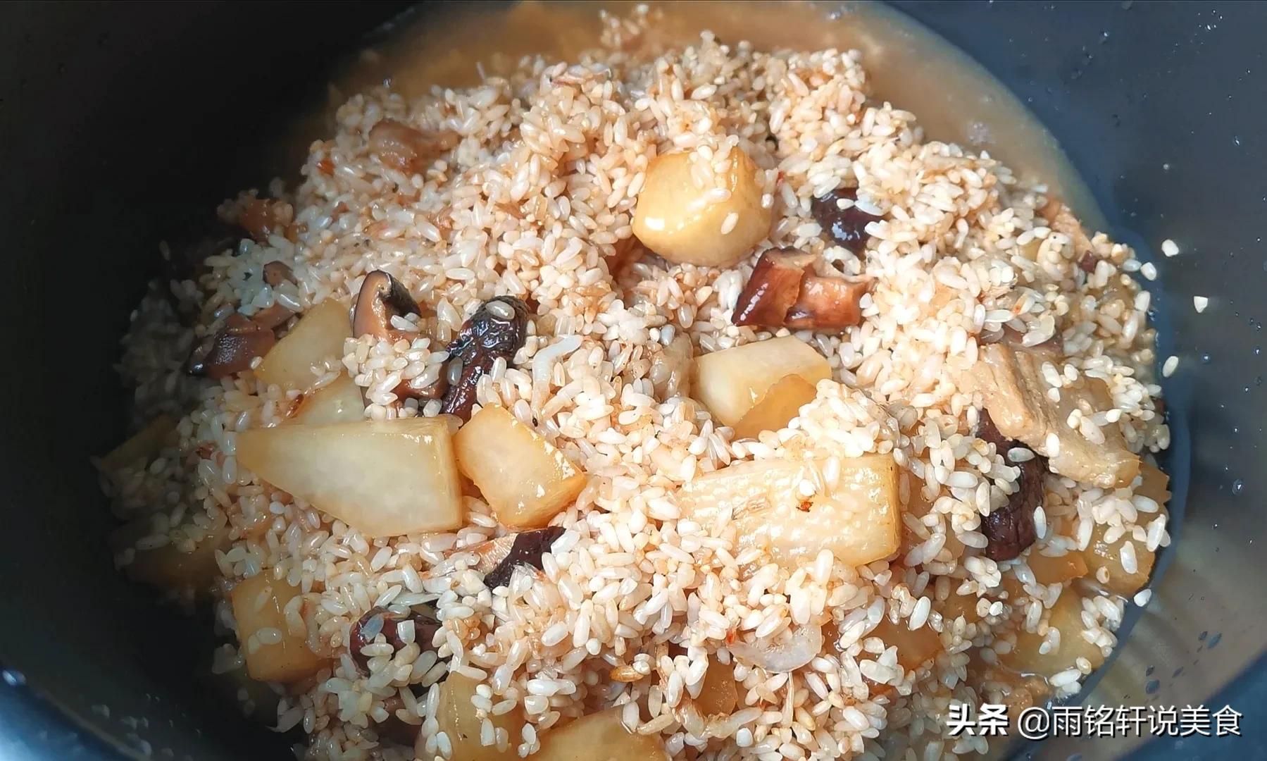終於找到大米飯最好吃的做法，有葷有素還營養，吃一次就念念不忘