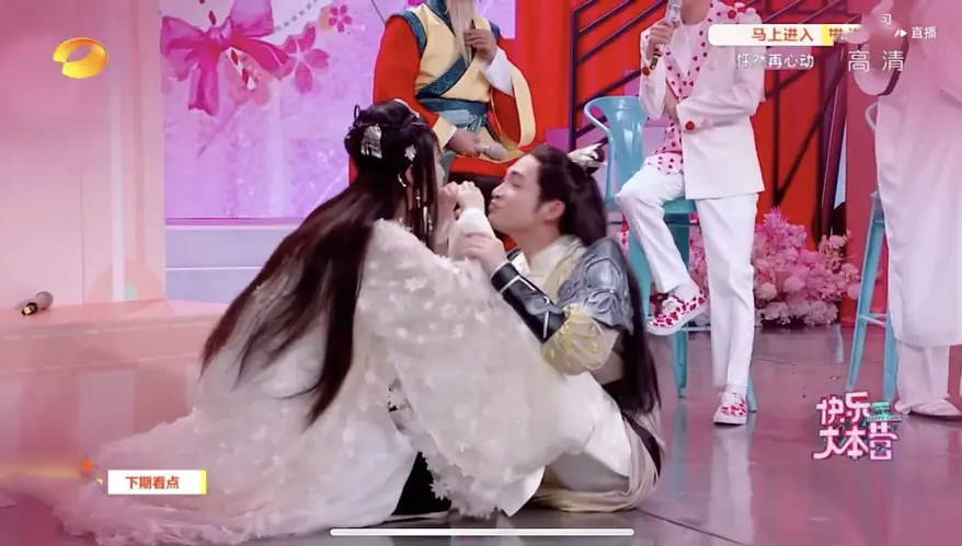 Zhang Binbin scene is sweet " fast this " hair candy, embrace more interactive than the heart sweetness, this can do business too to CP