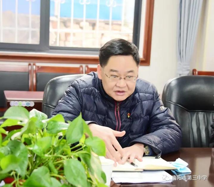 ���쵼�����������е���ָ������