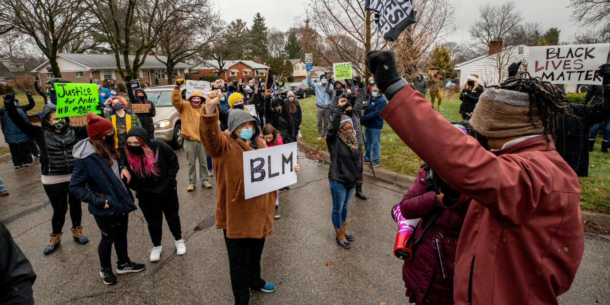 又一個美國黑人被殺，警察從背後開槍，起義軍領導暴動大爆發