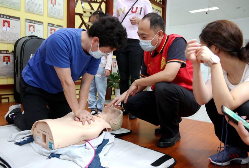 中医抗疫有何妙招？北中医深圳医院举行纪念“世界传统医药日”游园活动