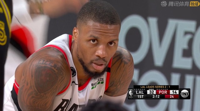 【影片】安東尼與Howard籃下碰撞起衝突，瓜哥這次真的怒了，指著魔獸的鼻子就是一頓罵！-黑特籃球-NBA新聞影音圖片分享社區