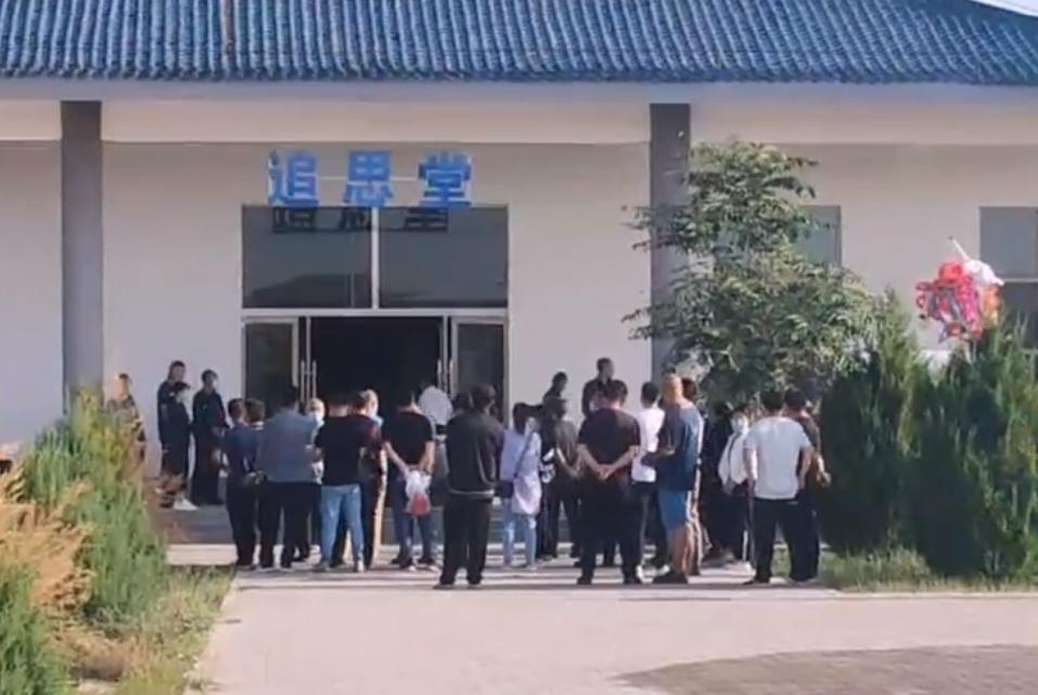 于月仙去世46天，张学松首次发声悼念：你在上面