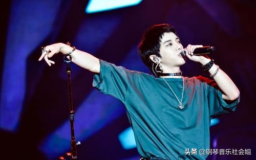 华晨宇的高音原来这么高，其他歌手如何评价华