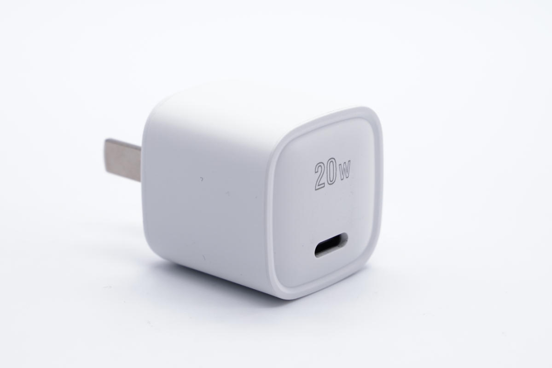 iPhone13发布，8大充电器工厂巨头齐聚深圳搞事情