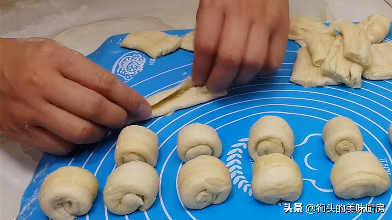 這零食我連吃了三天，一口一個，比麵包還好吃，太香了