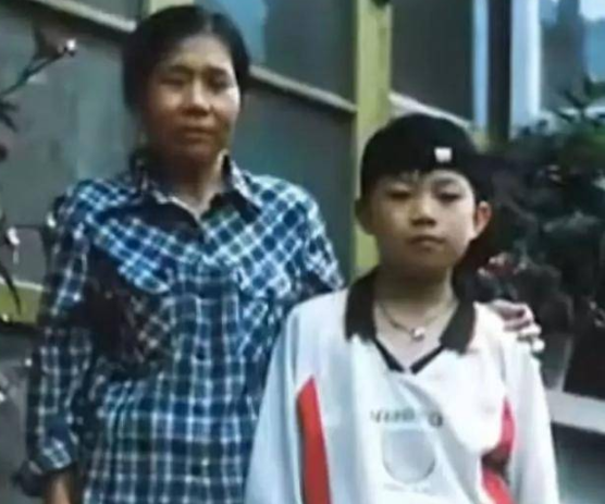 凭《成都》成名，曾怒斥主办方，从爆红到&ldquo;消失&rdquo;，赵雷经历了啥