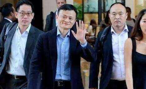 当初给马云“挡抢”的第一保镖现状如何？马云