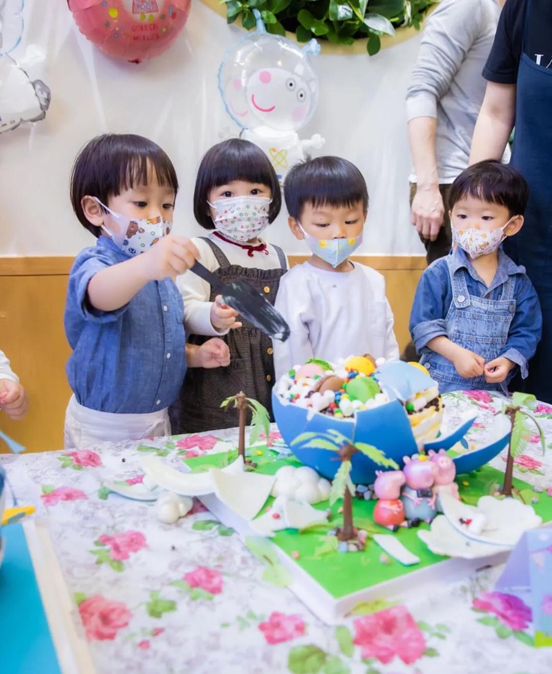 陳凱琳2歲大兒子上學前班，一家三口參加親子活動，互動溫馨有愛