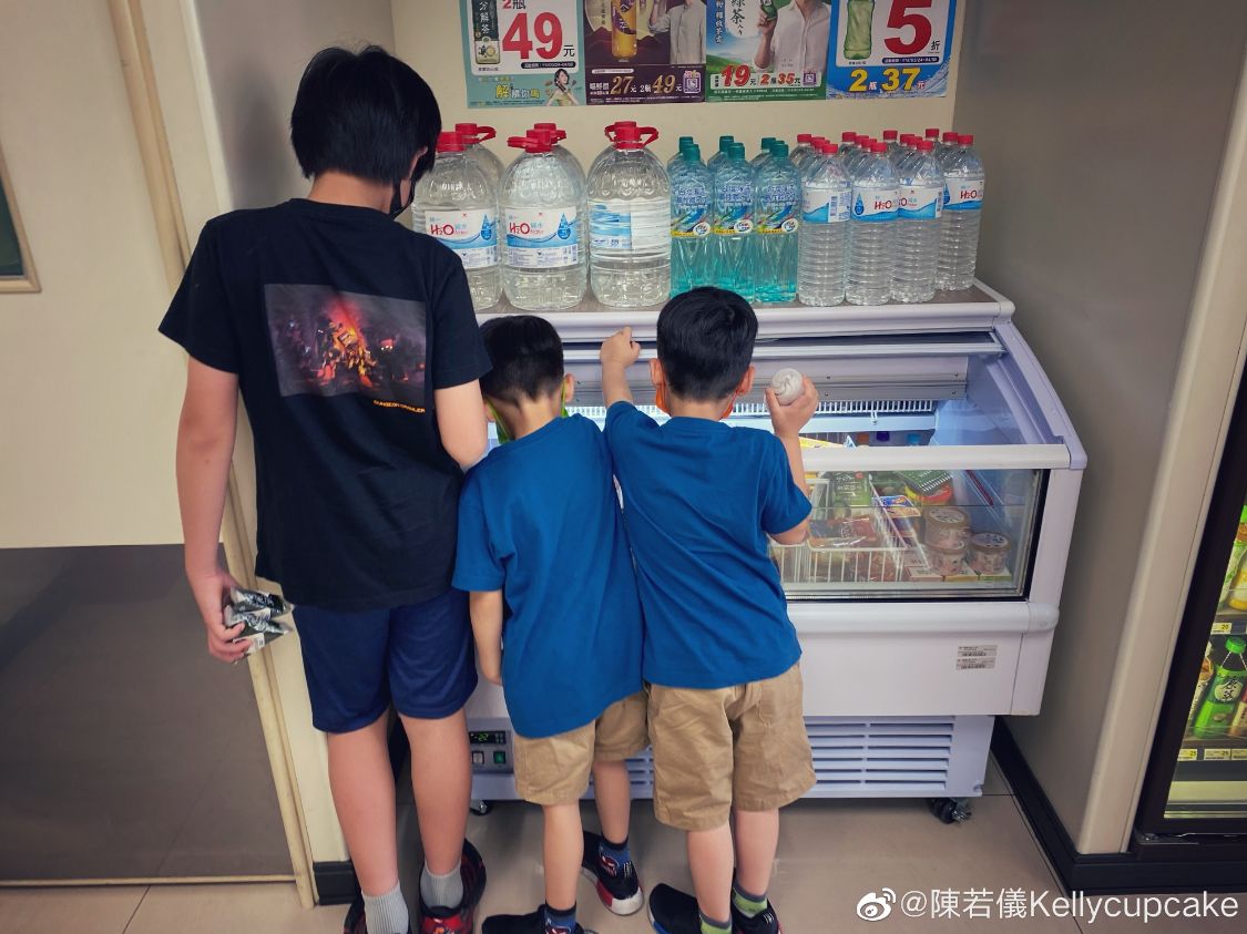 林志穎嬌妻陳若儀曬露營照片，Kimi長成大男孩，雙胞胎出鏡超可愛