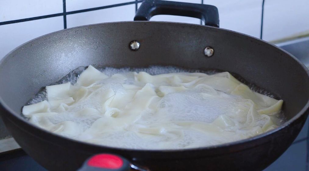 用陕西古潼餐饮分享教你这样做扯面配上牛肉酱想想都流口水了